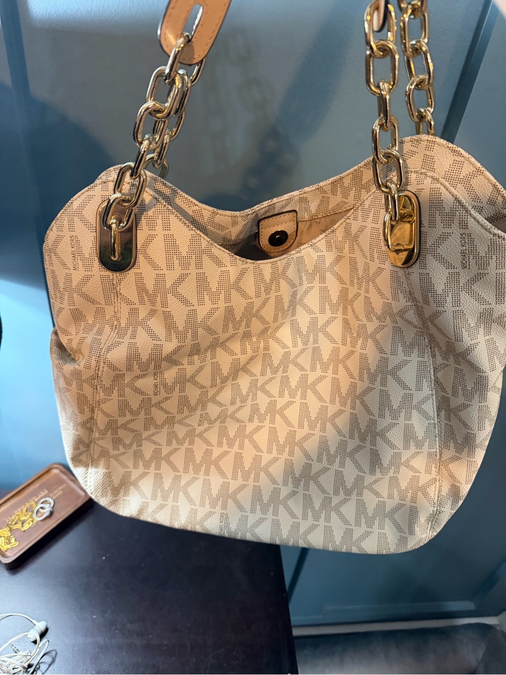 Michael Kors Signature MK Chain Shoulder Bag – Cream/Beige